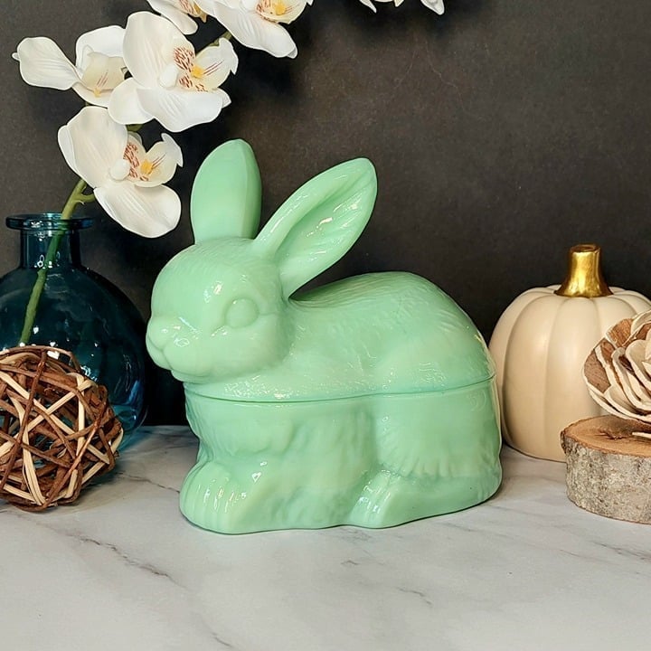 JADEITE DEPRESSION STYLE GLASS BUNNY RABBIT COVERED CANDY DISH, Vintage, Bowl