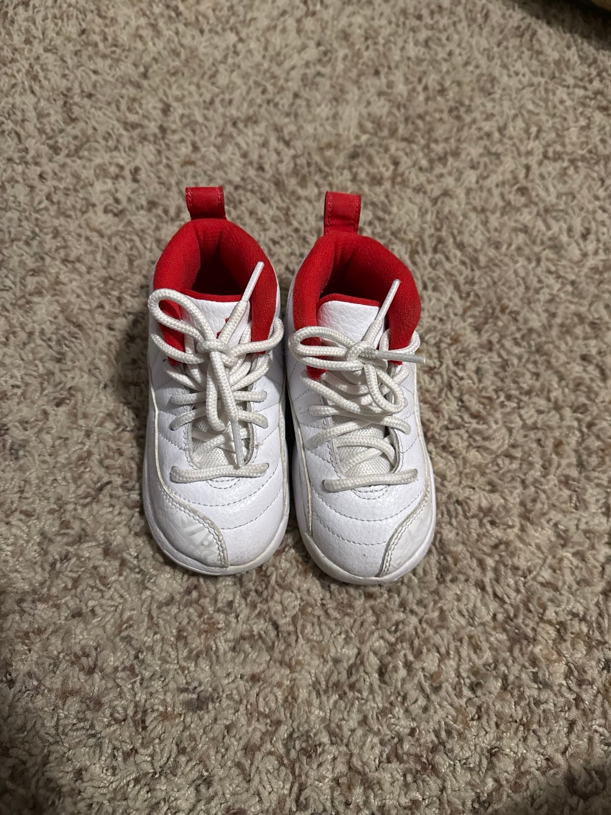 Size 7c Jordan 12
