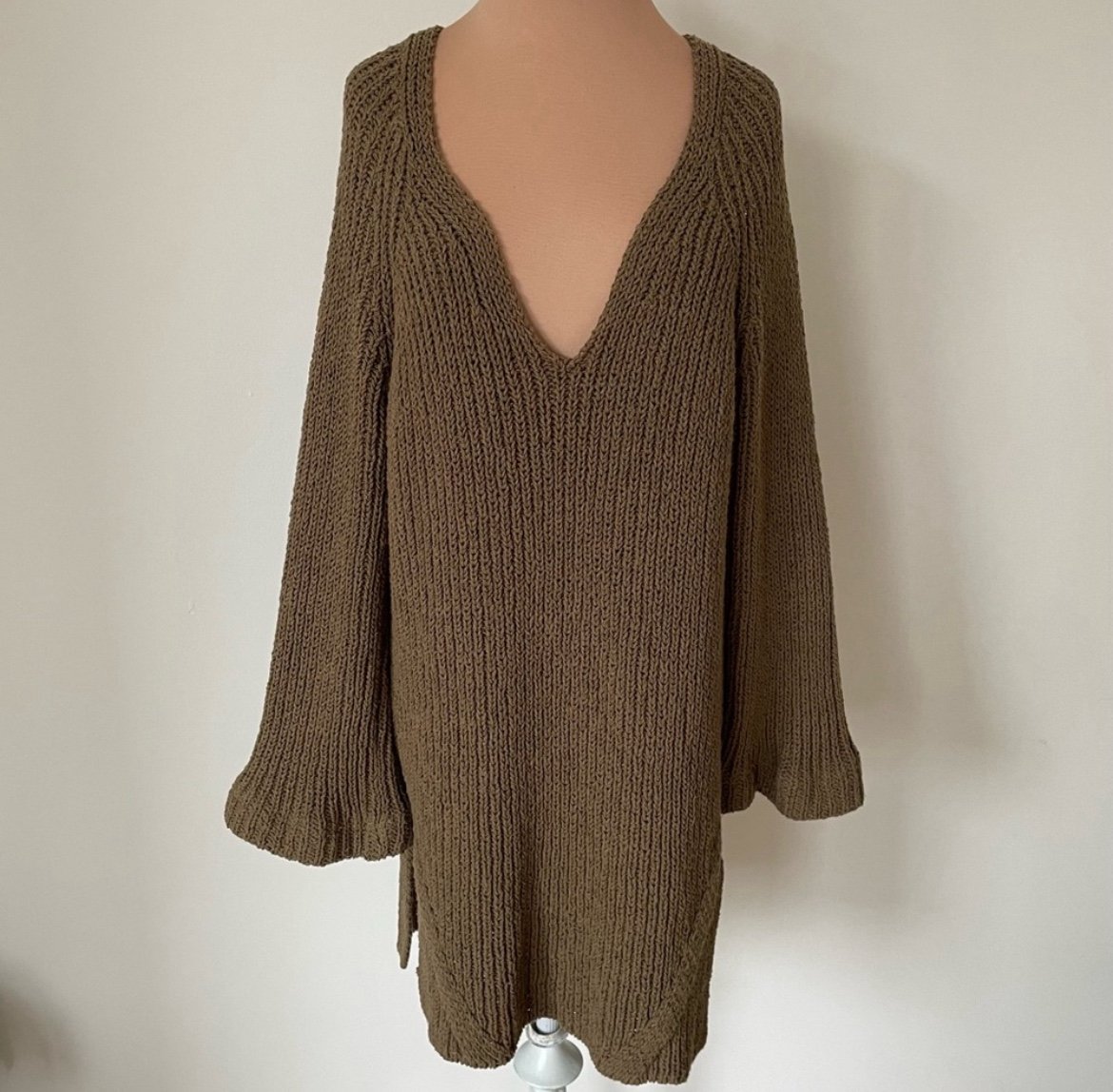 Free People Passion Flower Pullover V Neck Open Back Knit Green Tunic Sweater M