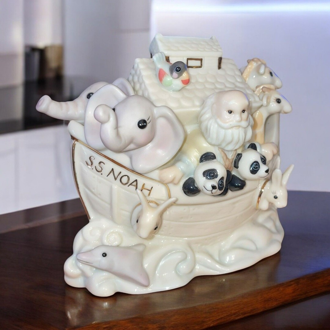 Lenox Noah's Ark S.S. Noah Porcelain Piggy Bank Gold Trimmed Adorable Nursery