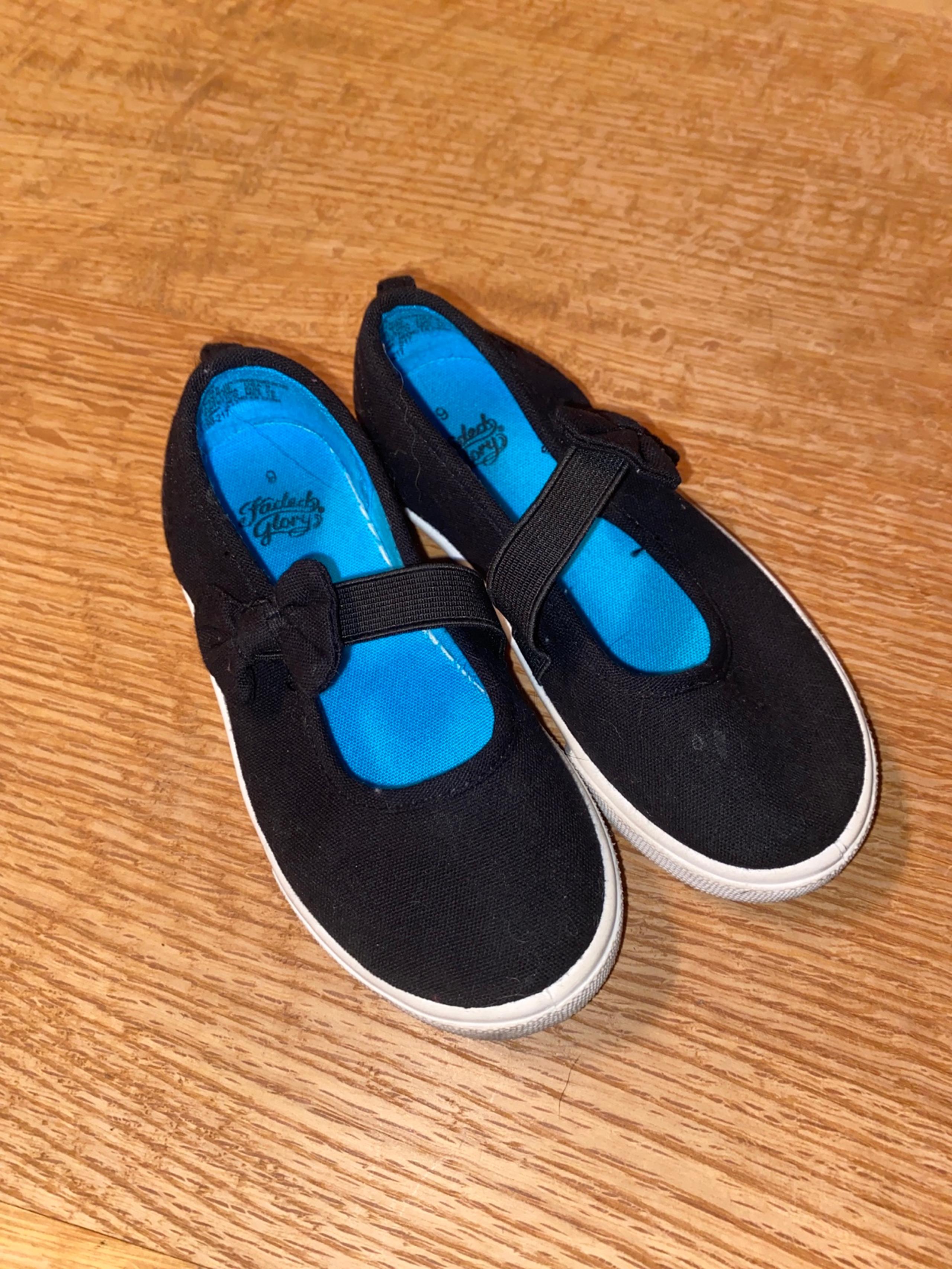 Faded Glory black flat slip on shoes flats sneakers with bow size 9