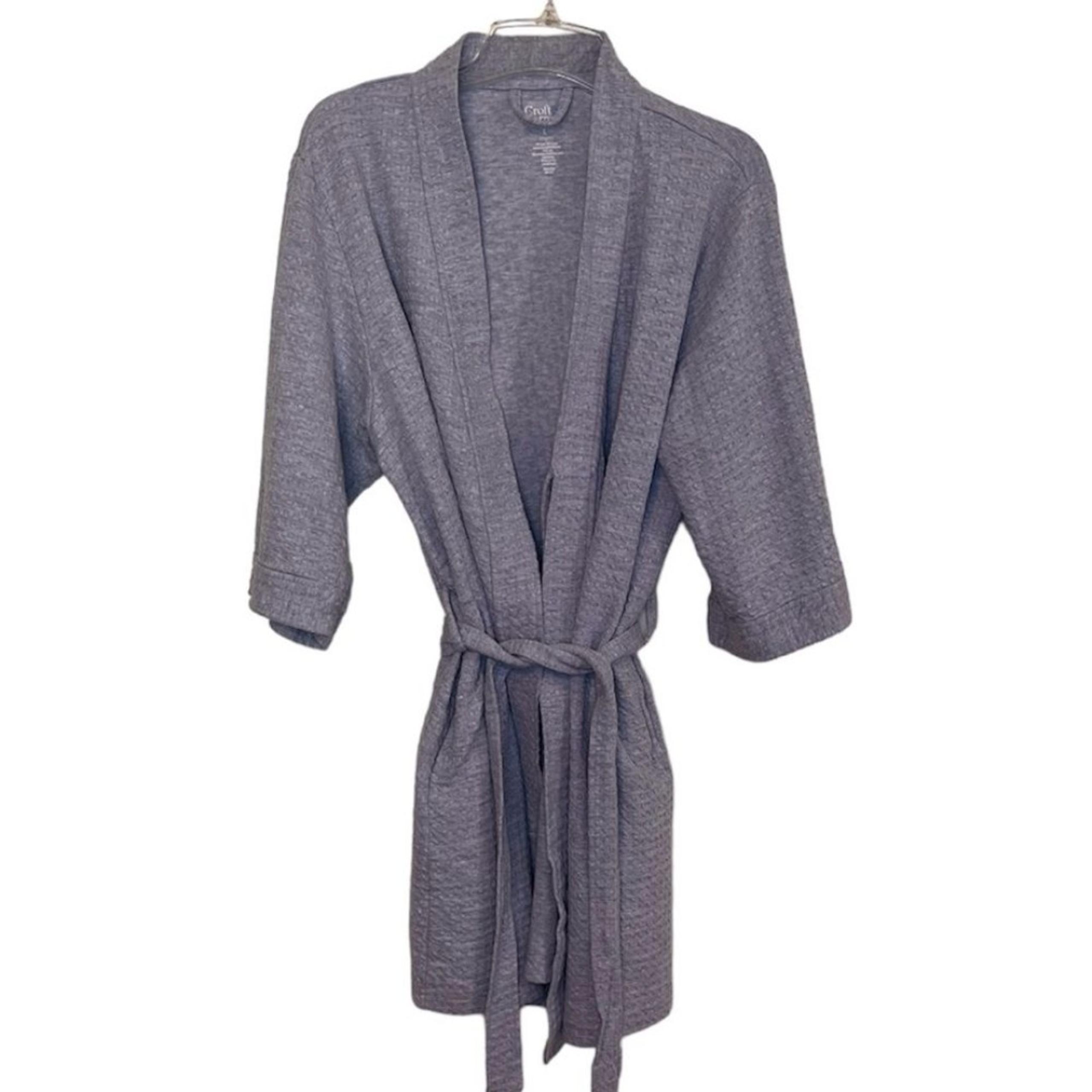 Croft & Barrow - Women’s, Gray, Waffle, Short Robe. Has 2 Side Pockets. EUC