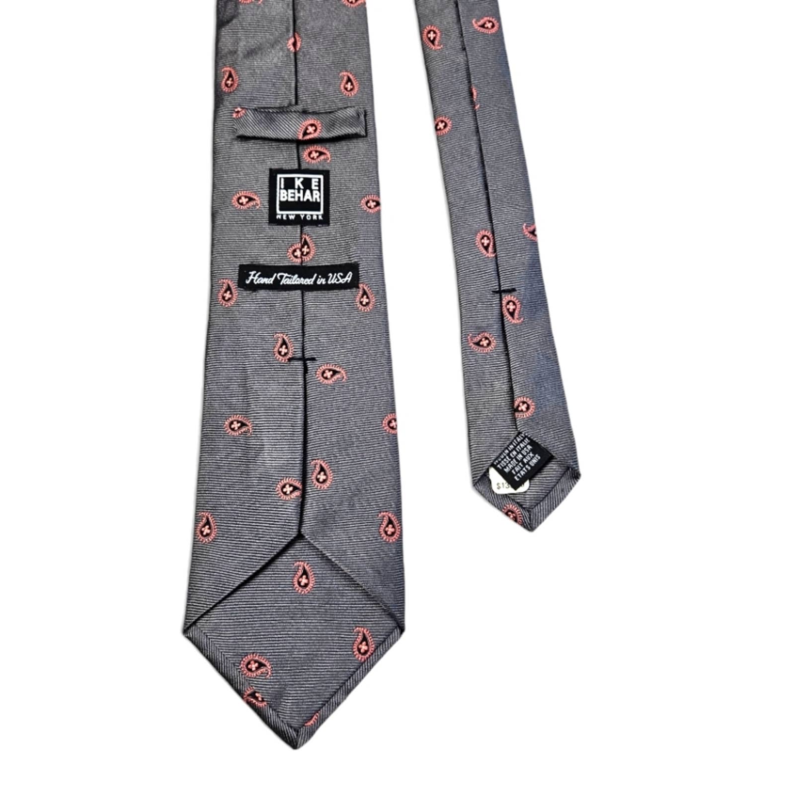 Ike Behar Men's NWT Hand Tailored Gray Paisley Silk Tie
