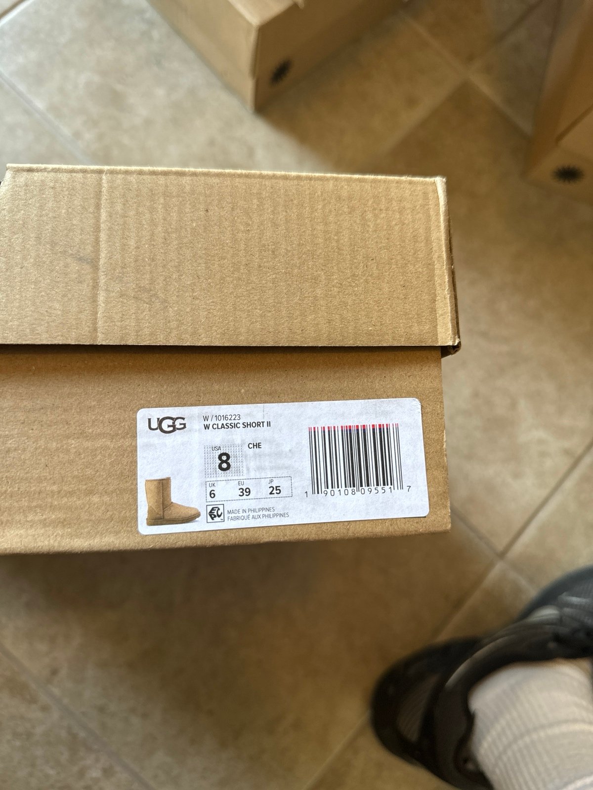Ugg classic short II chestnut size 8