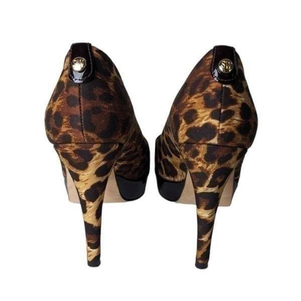 STUART WEITZMAN Women's Leopard Print Open Toe Pumps Size 6M
