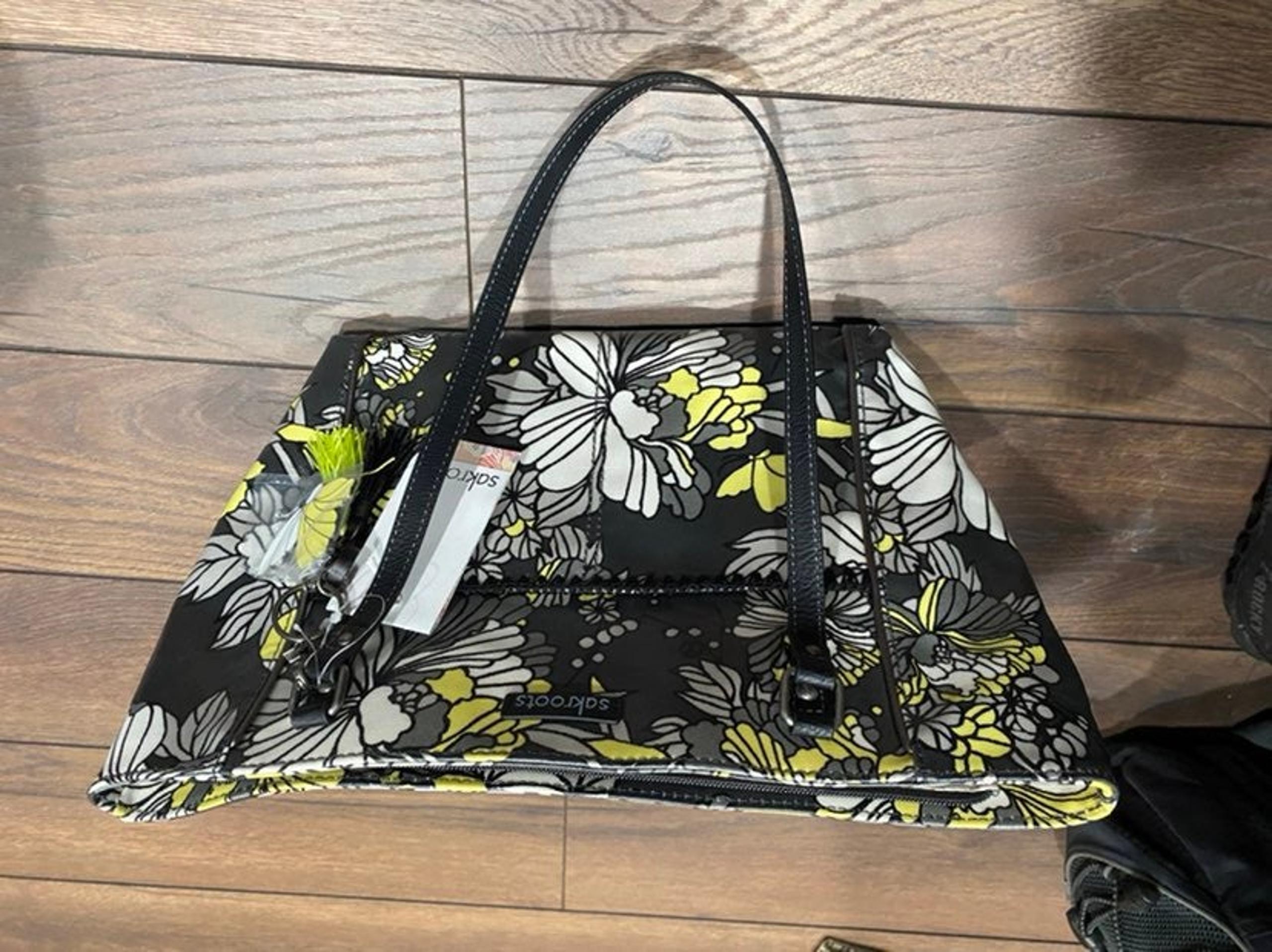 Sakroots purse and Wallet