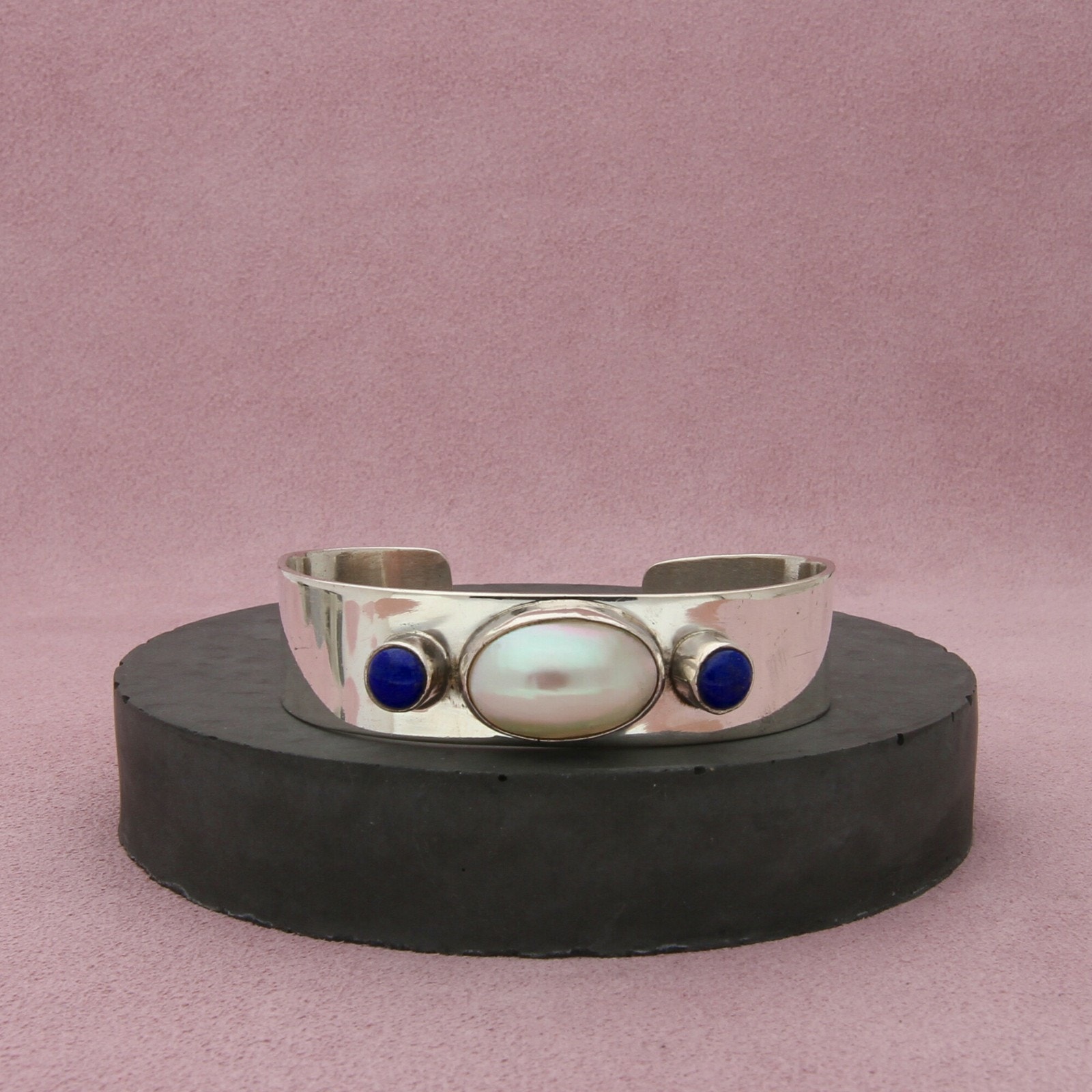 navajo sterling silver vintage mabe pearl & lapis lazuli cuff bracelet size 6in
