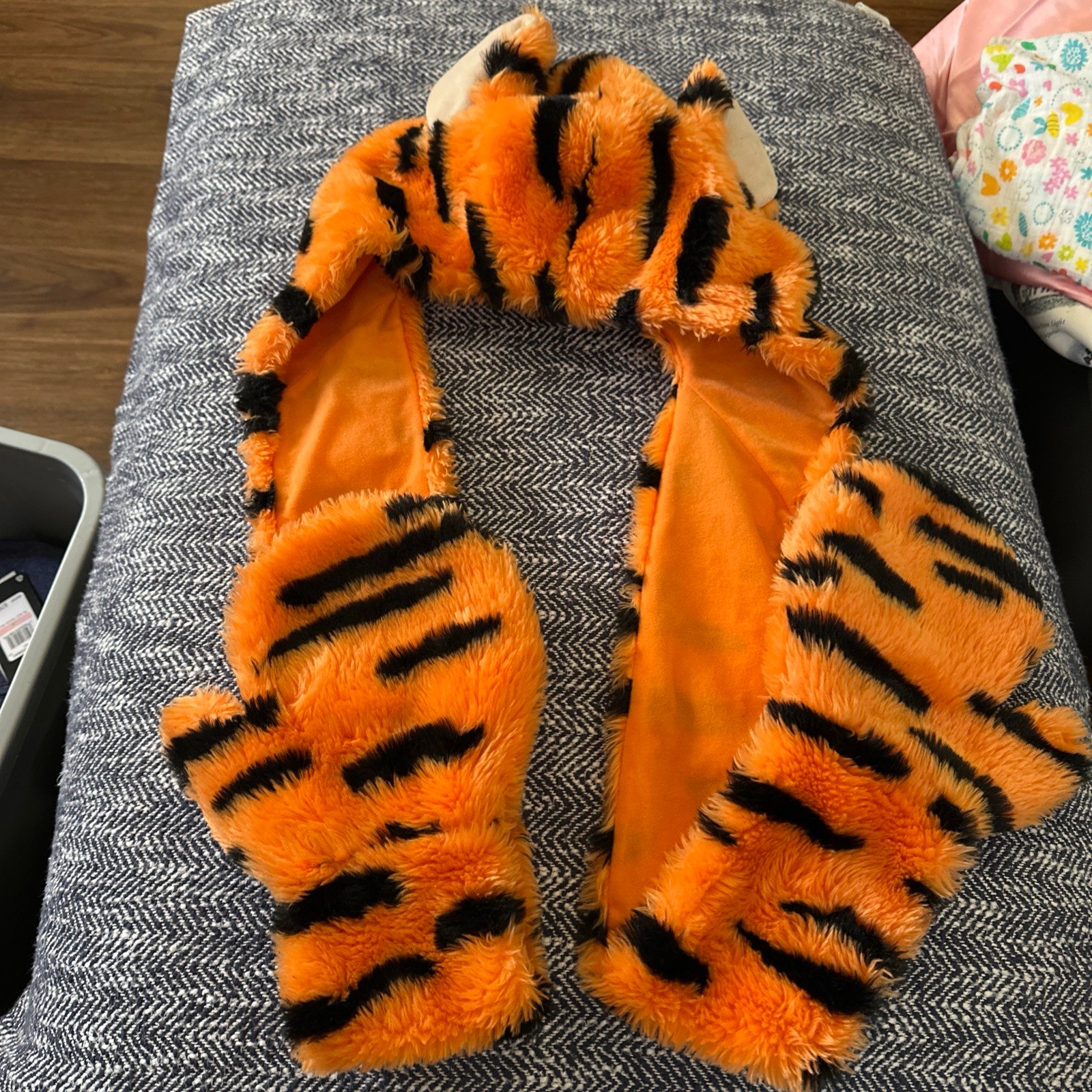 Disney Winnie The Pooh Tigger Fan Cap Scarf Cosplay Disney Tokyo Resort