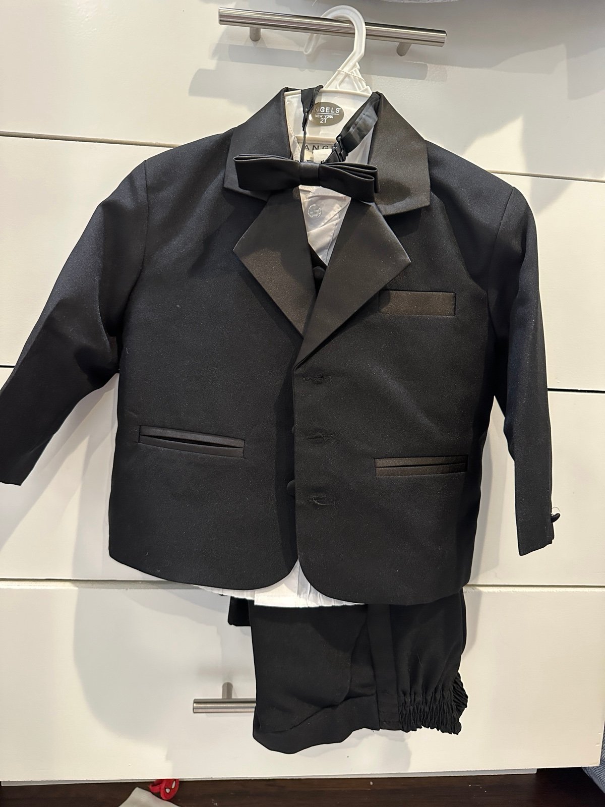 2t Children’s black suit