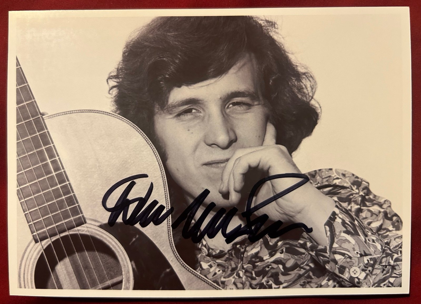 DON McLEAN AUTOGRAPHED COLOR PHOTO!! - NICE ITEM ON THIS LEGENDARY MUSIC STAR!!