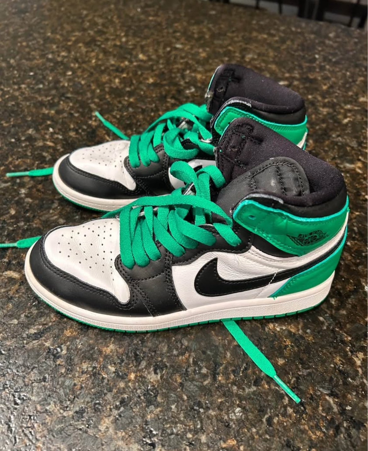 Boys Nike Air Jordan High Tops Size 2.5