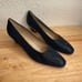 Salvatore Ferragamo Womens Navy Blue Pumps Pebbled Suede Leather Heels 8,5 AAA