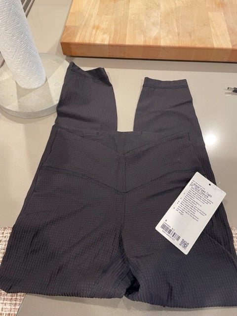 Lululemon V-Waist Yoga Tight 25 Grid Texture - Black sz 4 NEW