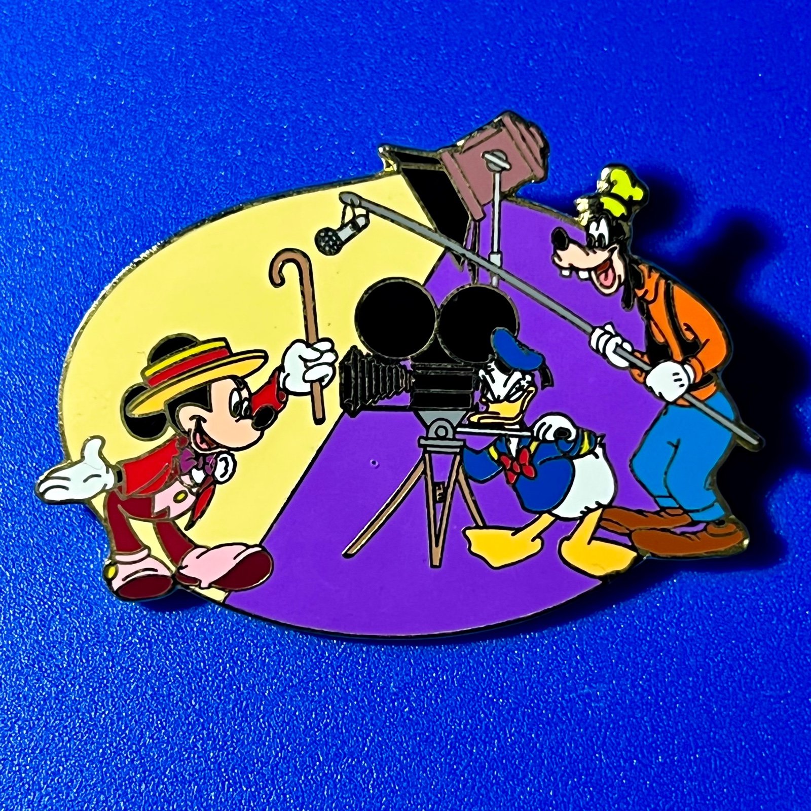 LE Mickey Donald Camera Goofy Lights on Set In the Studio Disney Pin