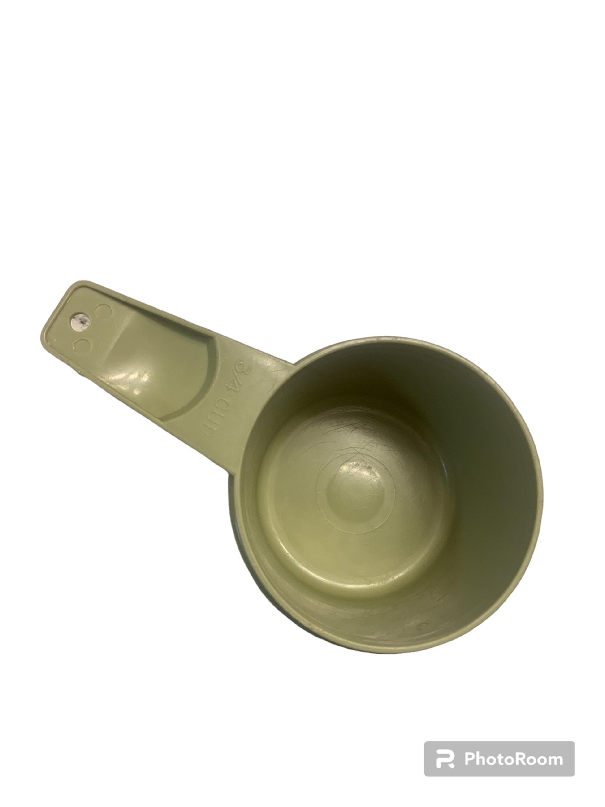 Tupperware 762-1 GREEN Nesting Measuring Cup 3/4 Replacement Olive Avocado