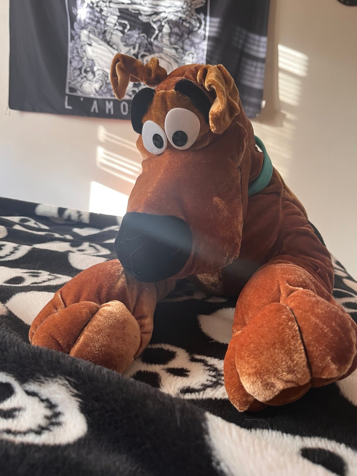 Vintage 22” Scooby Doo Plush Toy Dog Six Flags 50th Anniversary