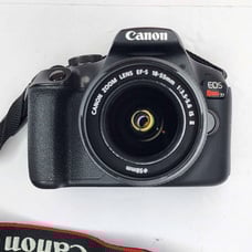 Camara Canon EOS REVEL T7 18-55mm lens needs a small repair check last picture