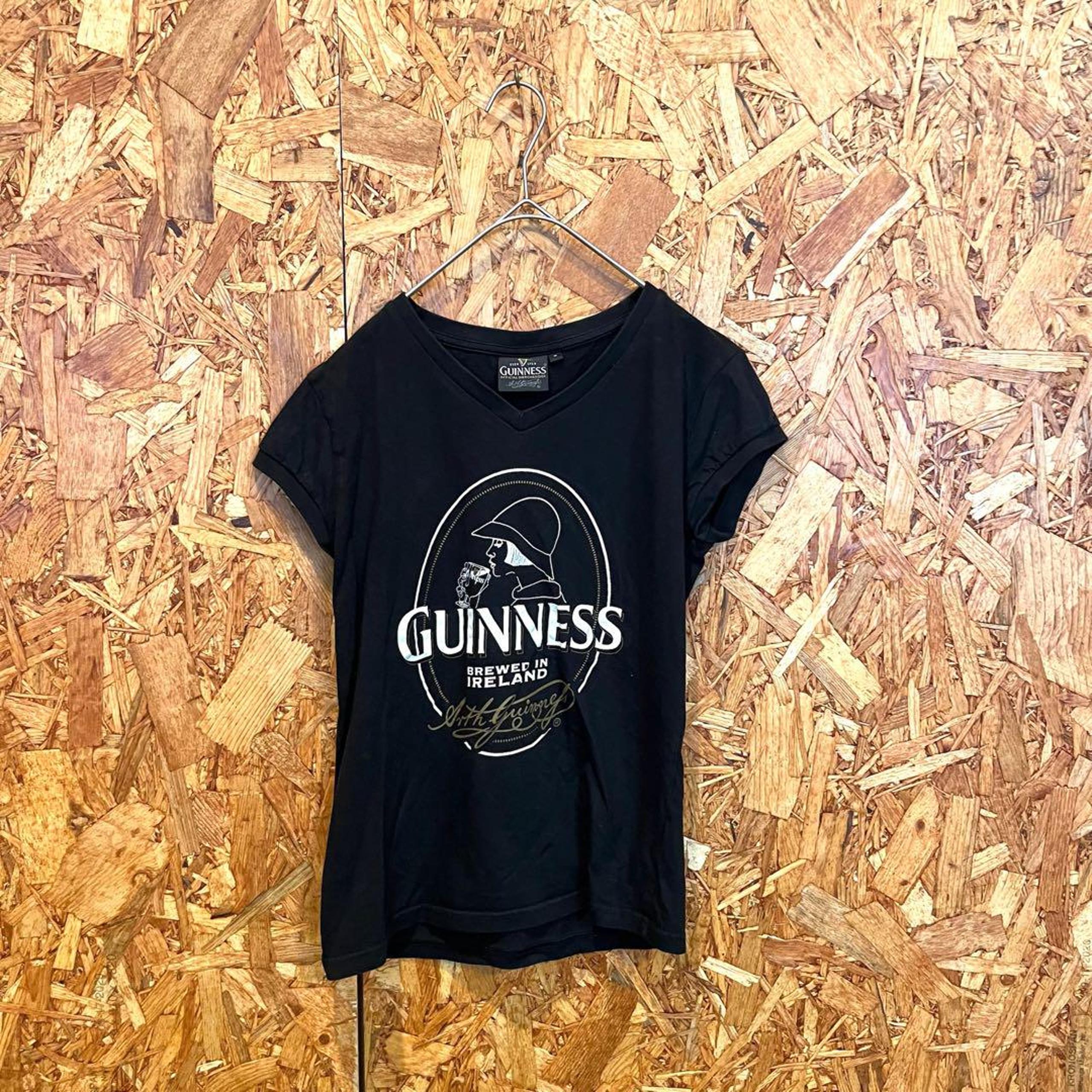 GUINNESS Short Sleeve V-Neck T-Shirt with Front Print Logo, Black