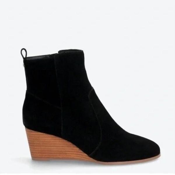 Violet & Red Jay Jay Heeled Bootie in Black Suede 2” heel size 6