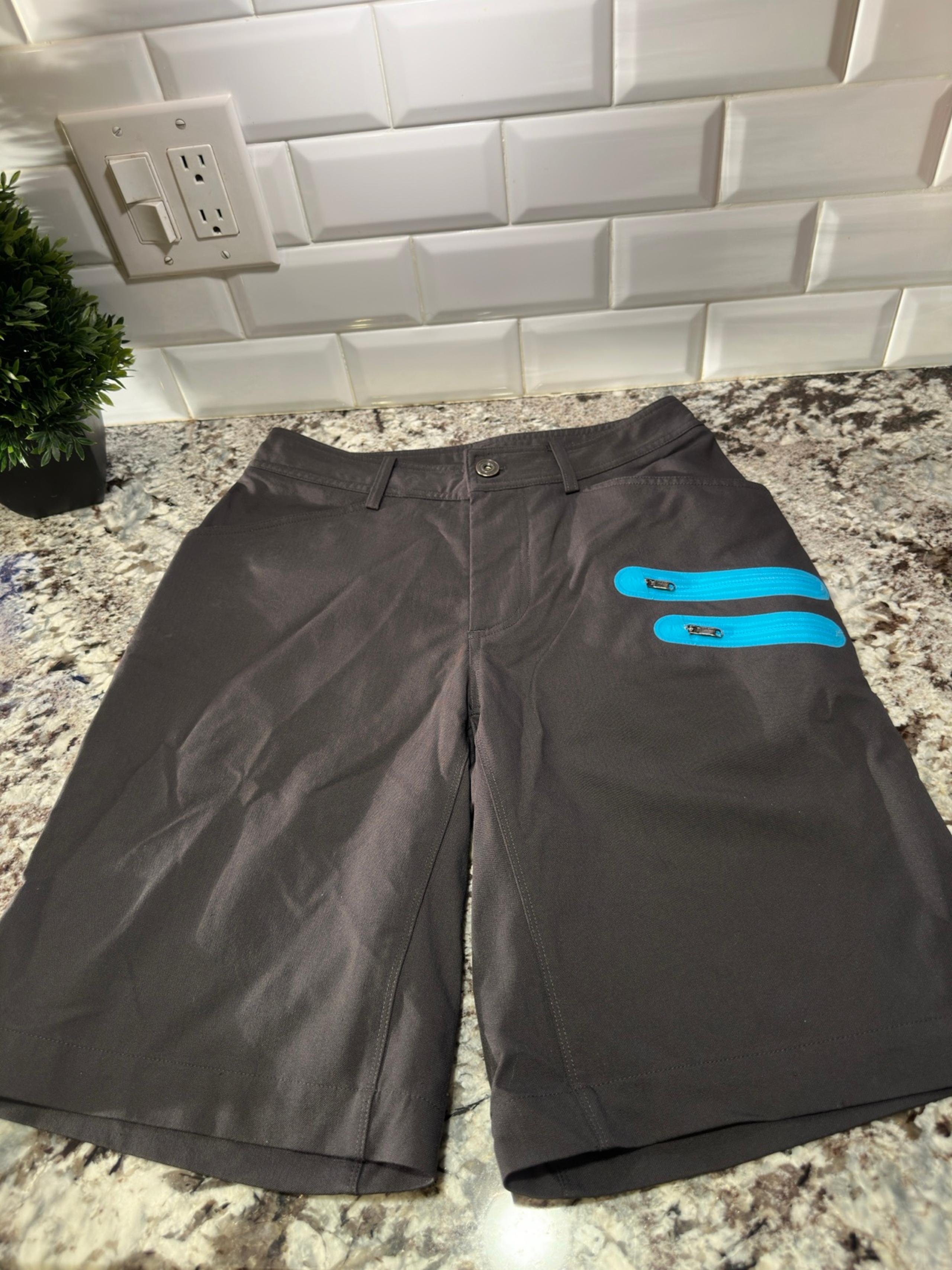 Lululemon Commuter Performance Stretch