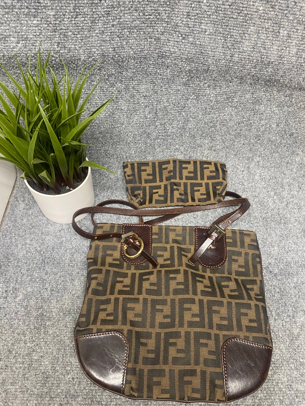 Women Fendi purse 72-16326-0-001