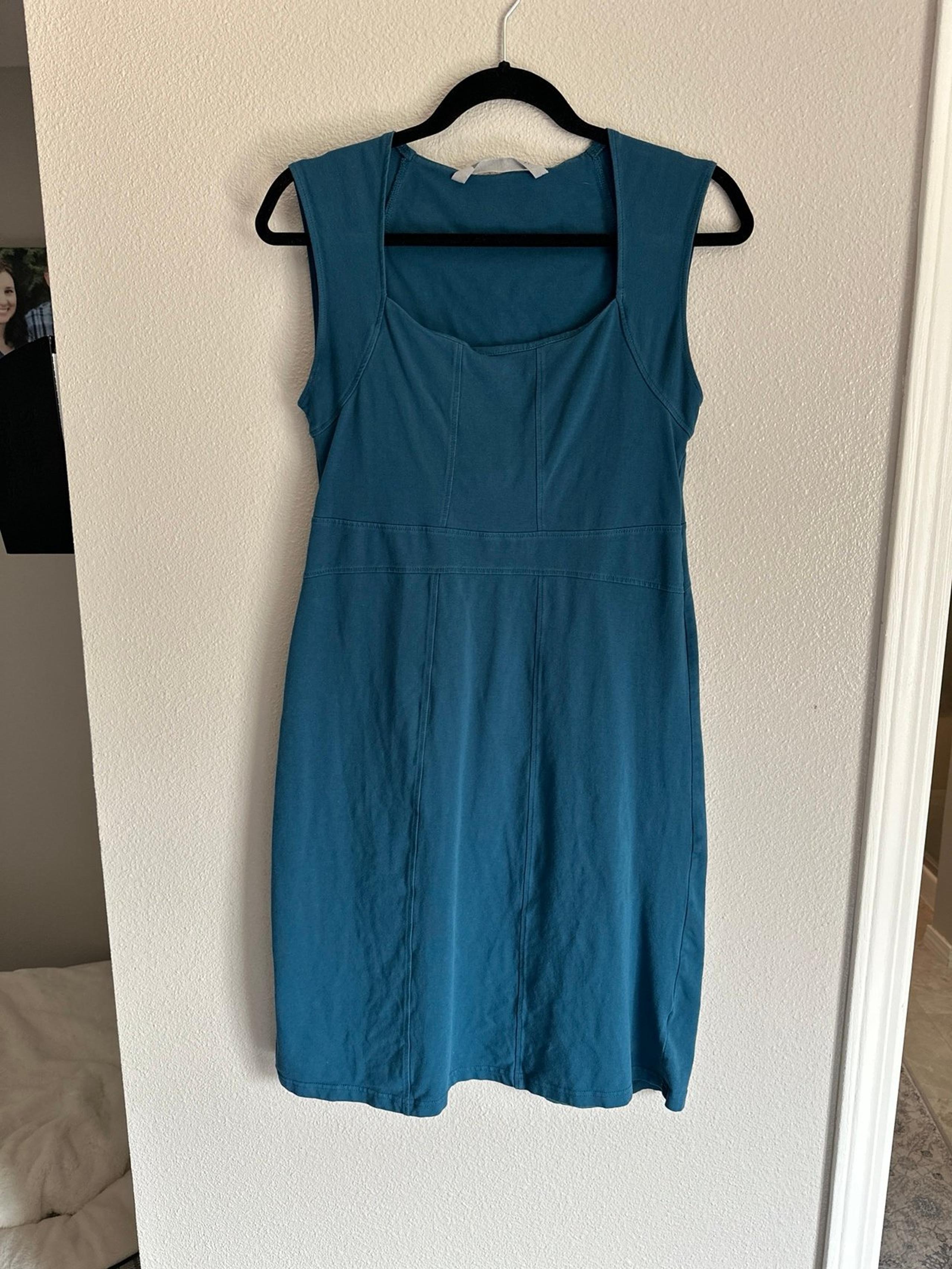Athleta teal stretchy dress - Size M