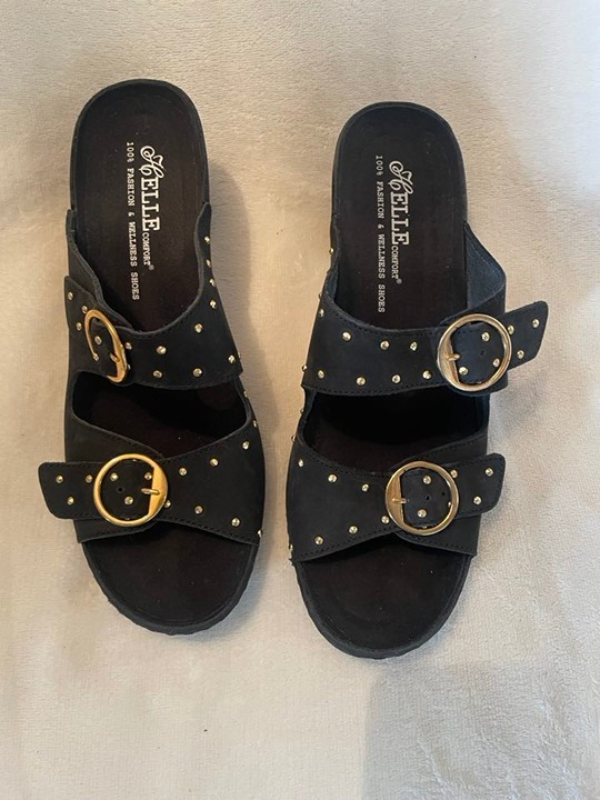 heelsNWOB Helle Comfort Black with Gold Buckles & Studs Leather Sandals Size 8