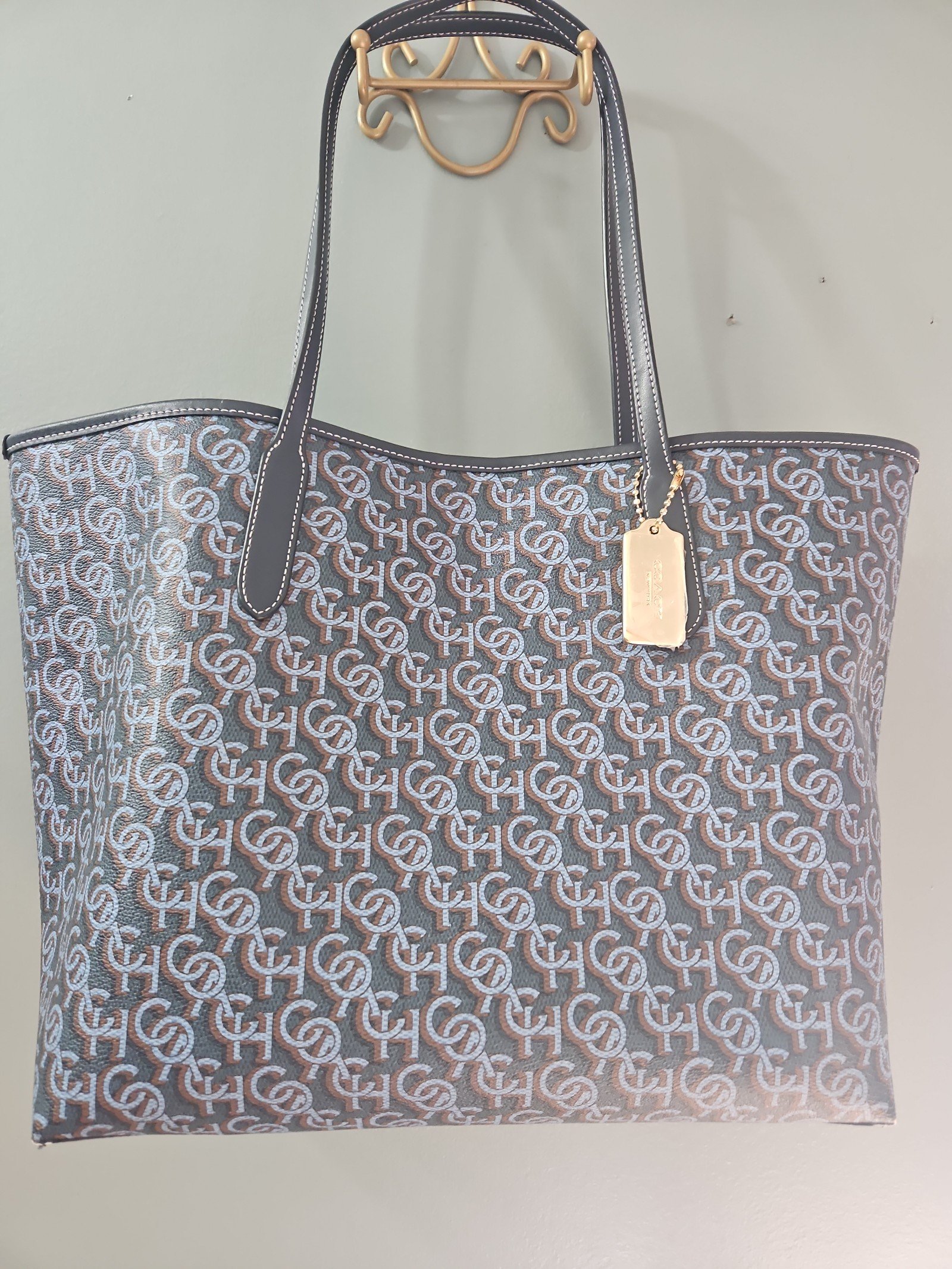 EUC!! Beautiful Coach Tote (blue)