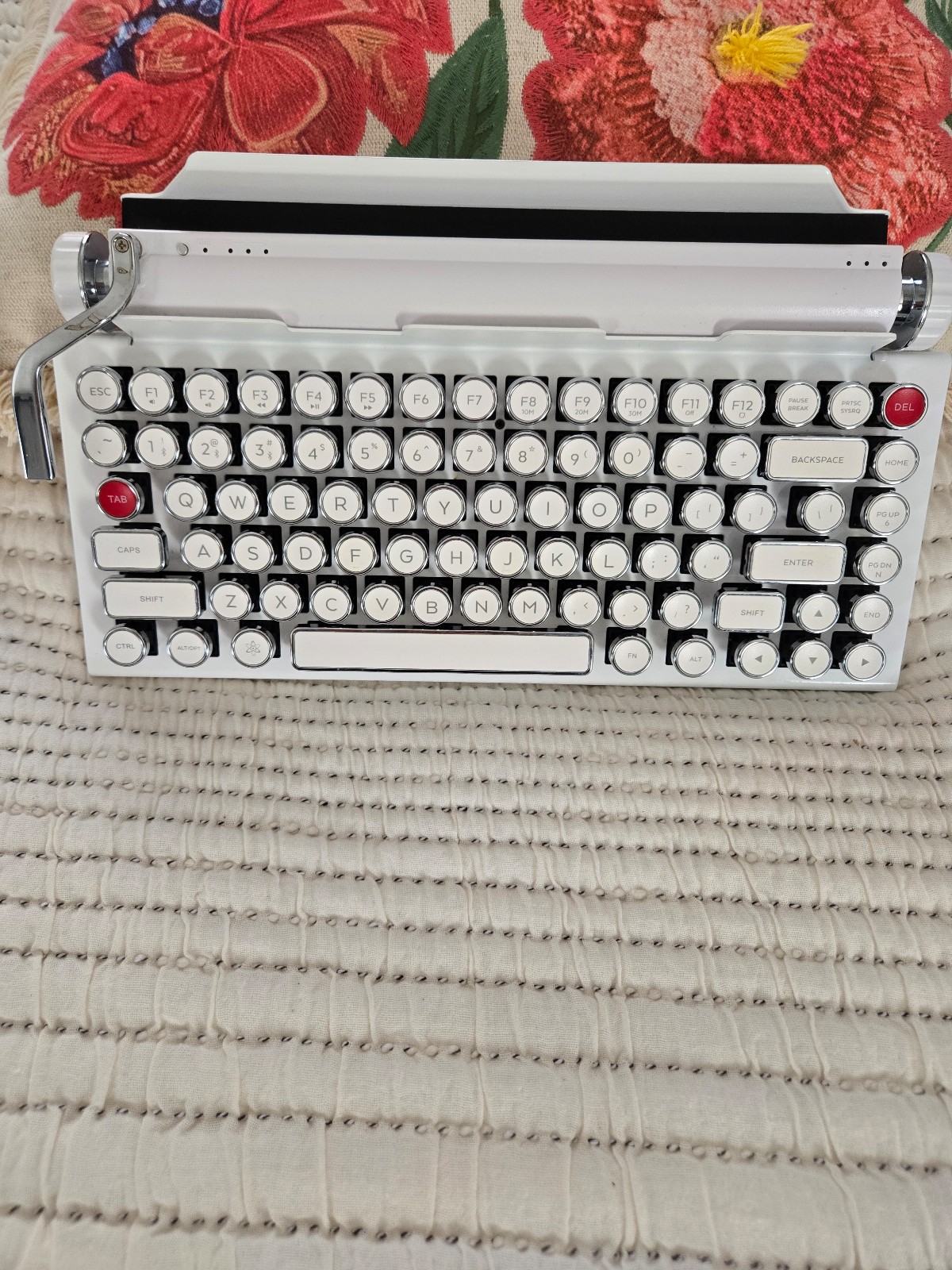 Qwerkytoys | White Chrome Qwerkywriter