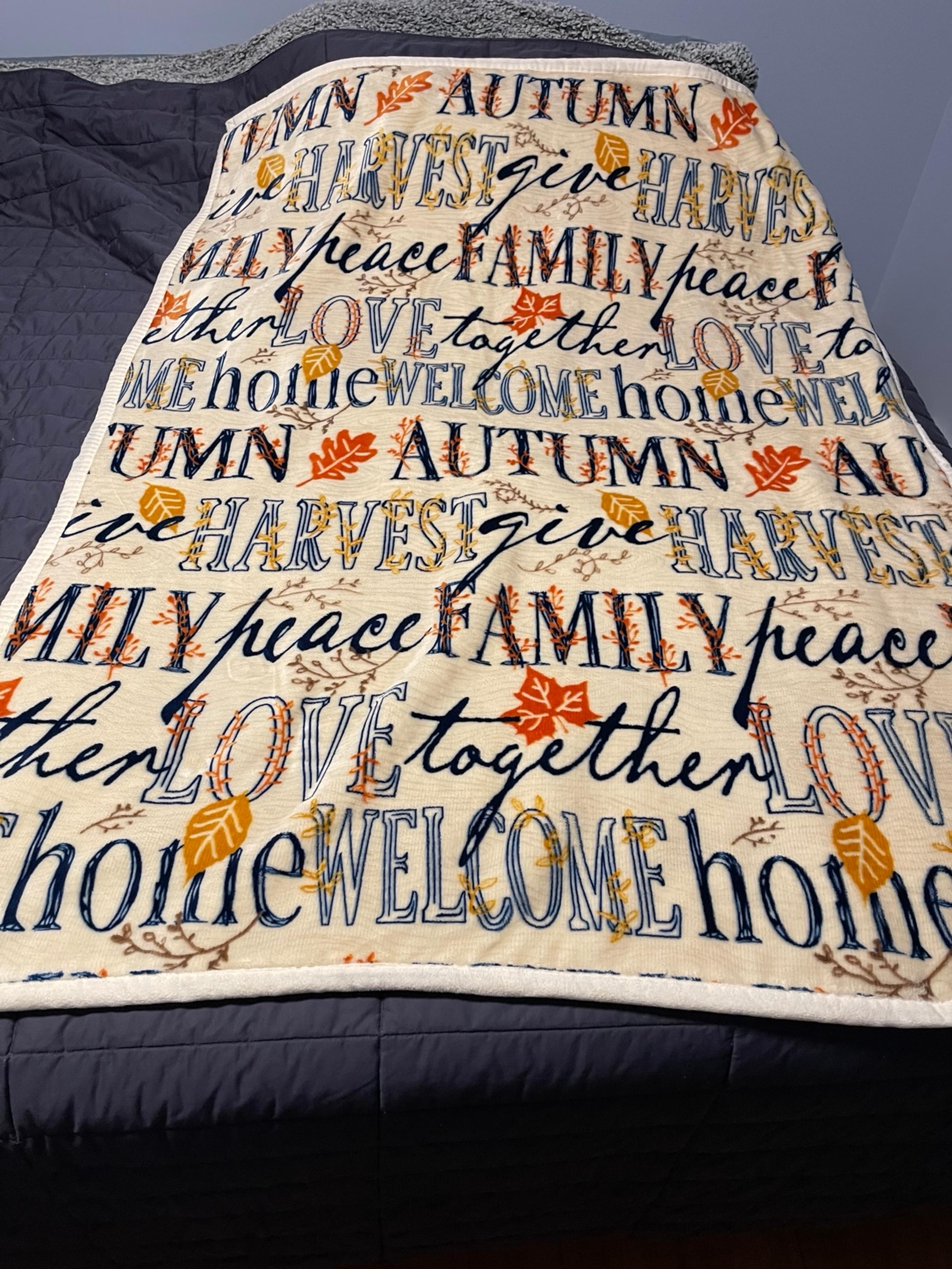Better Homes & Garden Velvet Plush/Sherpa Autumn Throw Blanket 50” x 60”