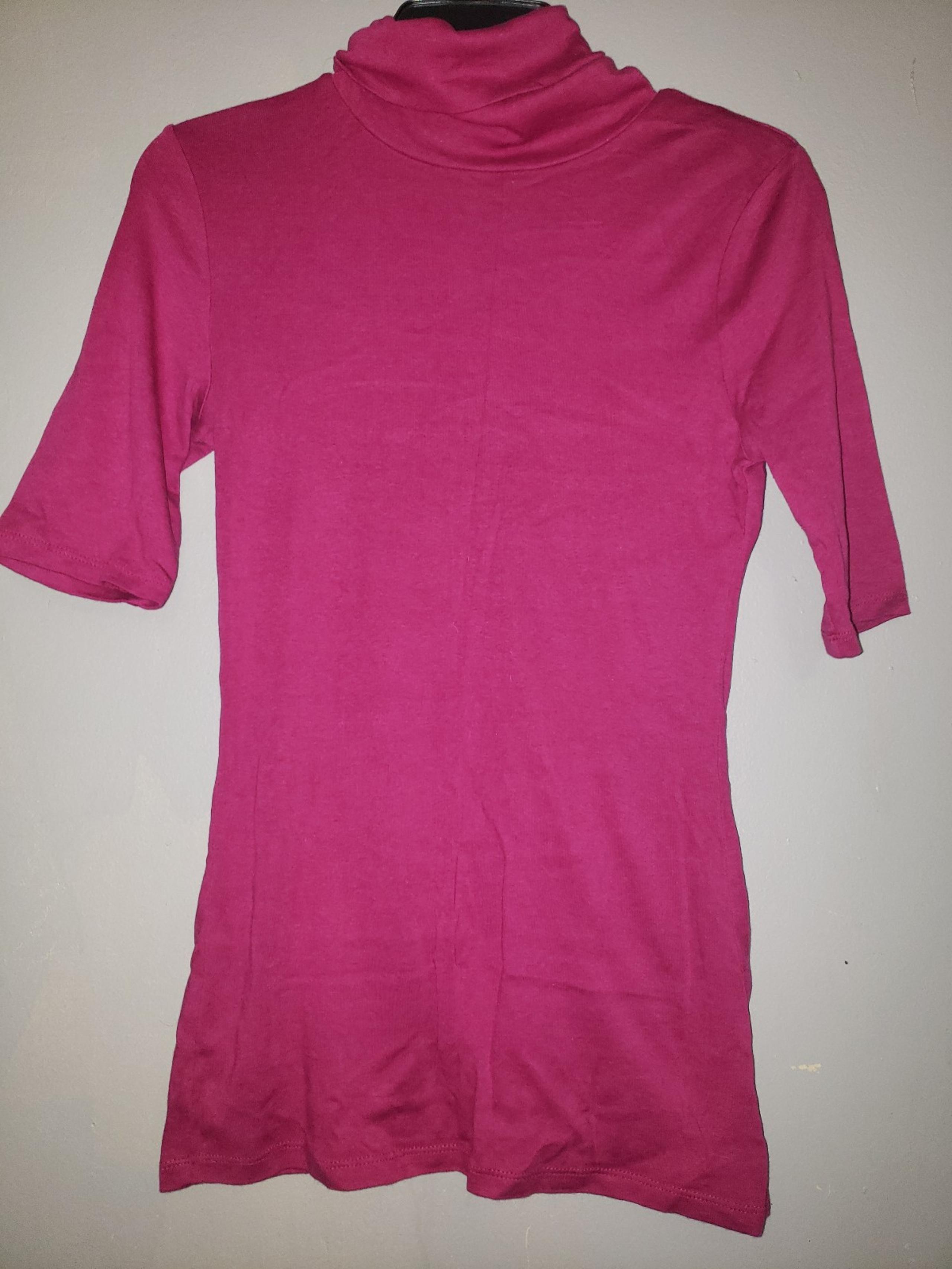 Womens pink fuschia turtle neck size small form fitting shirt