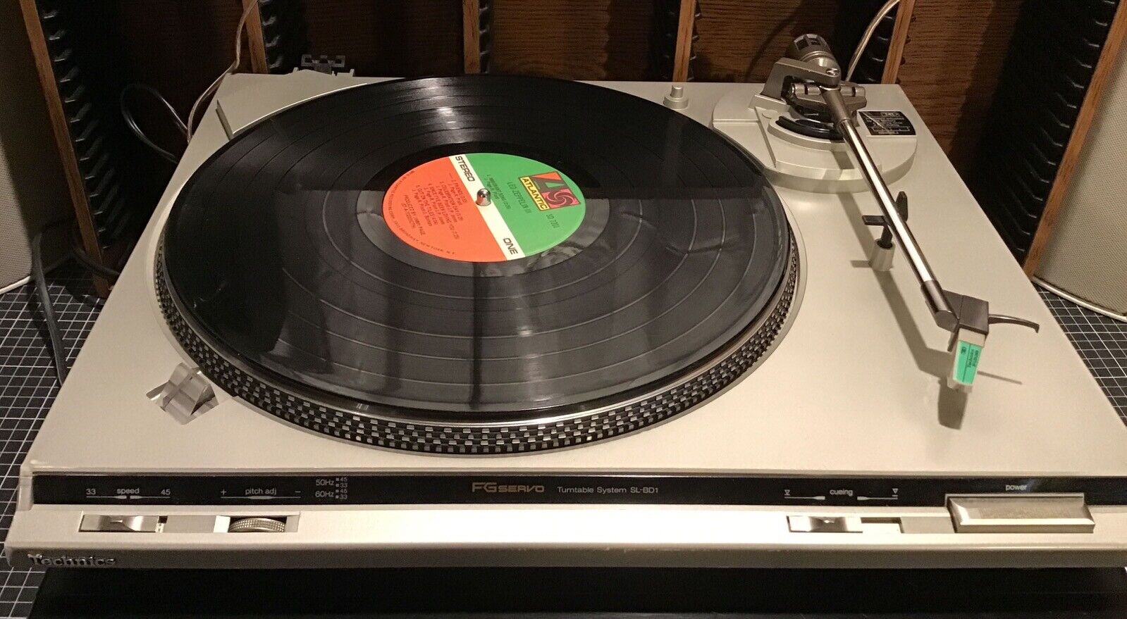 Vintage Technics SL-BD1 Turntable, Powers On For Parts Or Repair