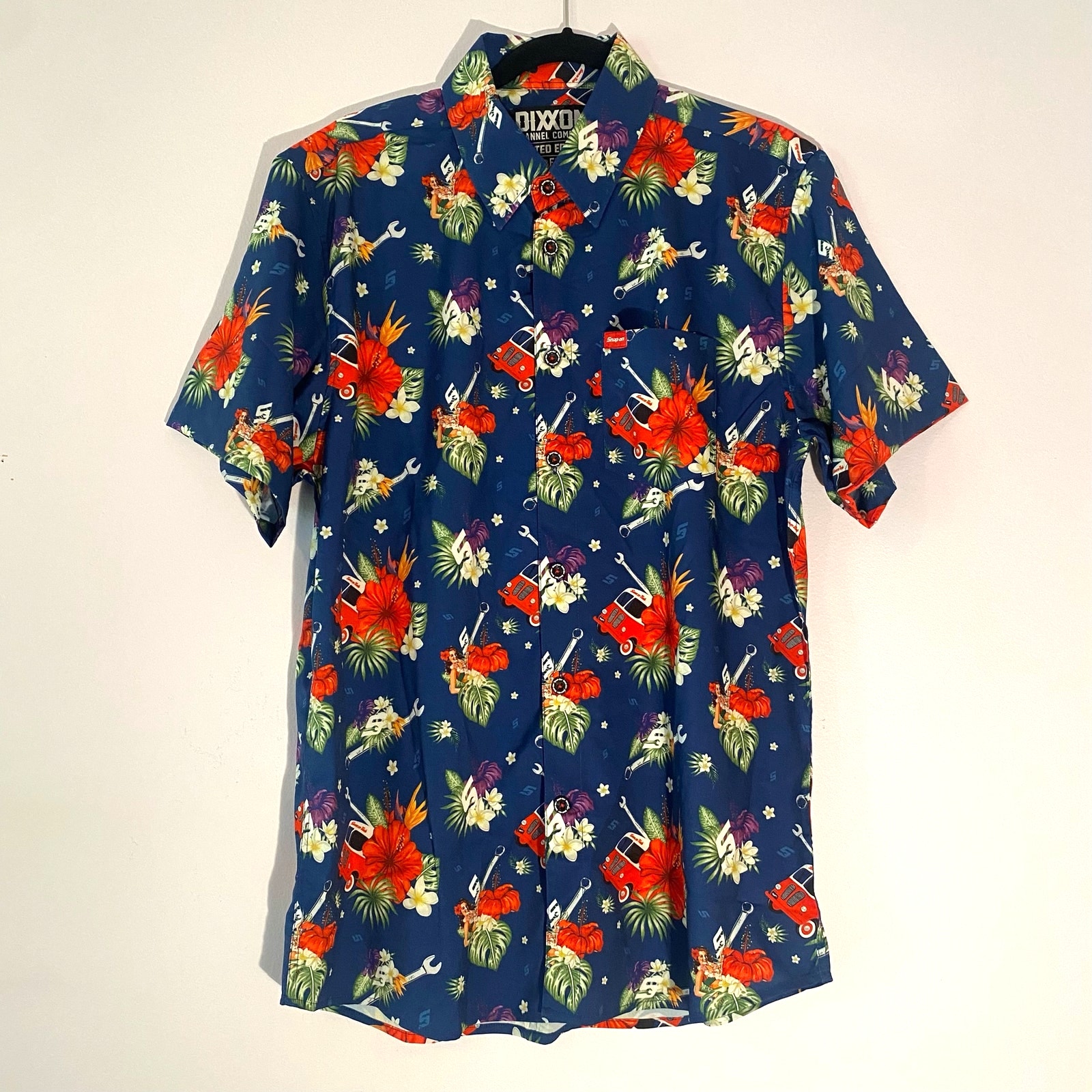 Dixxon Flannel Company Snap-On Limited Edition Men's Medium Blue Hawaiian Shirt