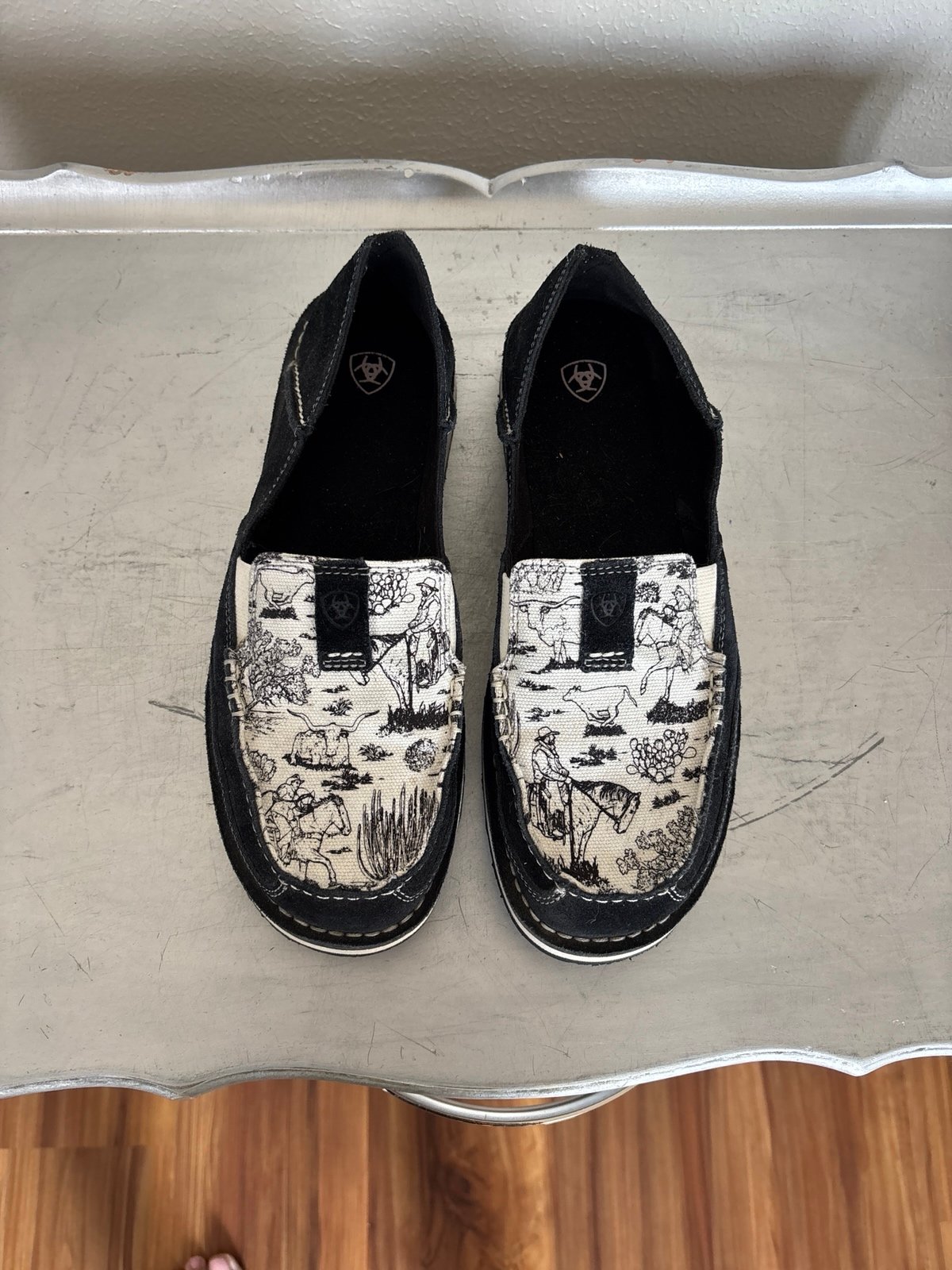 Ariat slip on shoes 10