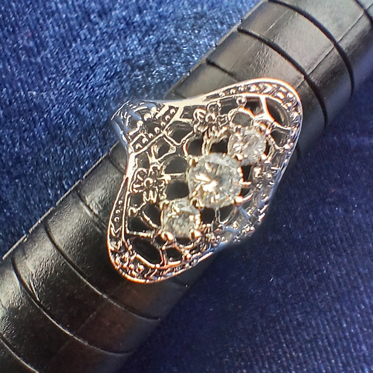 RS Covenant 925 sterling silver Oval Cocktail Ring size 8 floral 3 CZ rhinestone