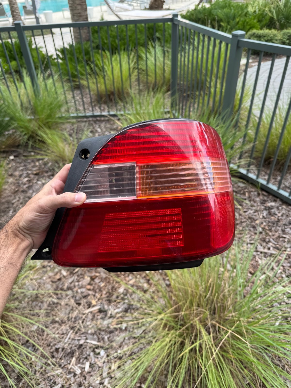 2000 GS300 GS430 Right RR Passenger Side Tail Light Assembly 2002 2003 2004 2005