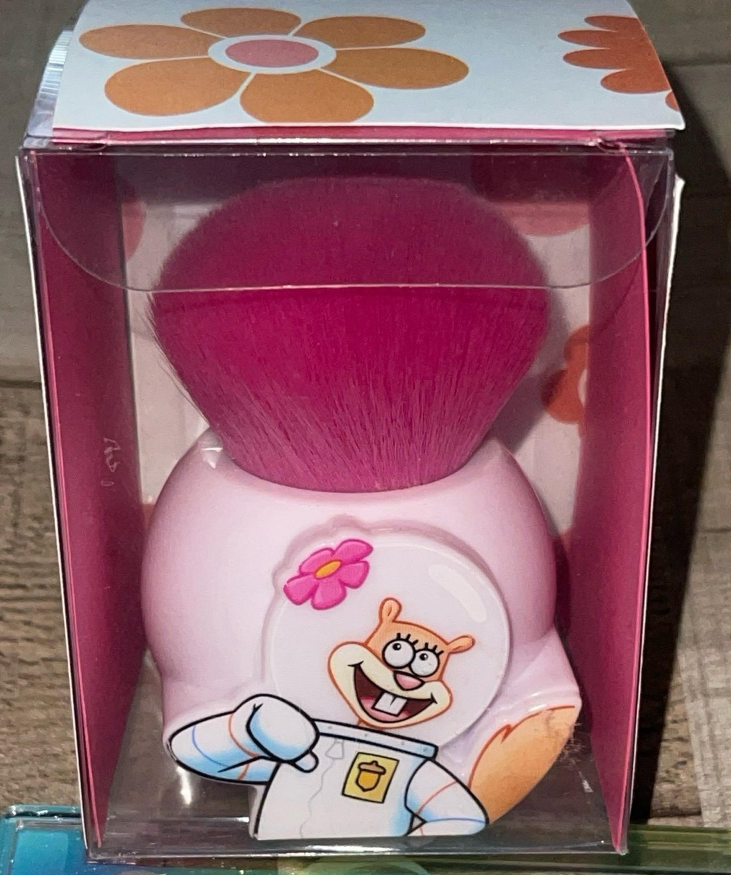 Sandy Round Kabuki Brush from Wet n Wild x Spongebob Collection