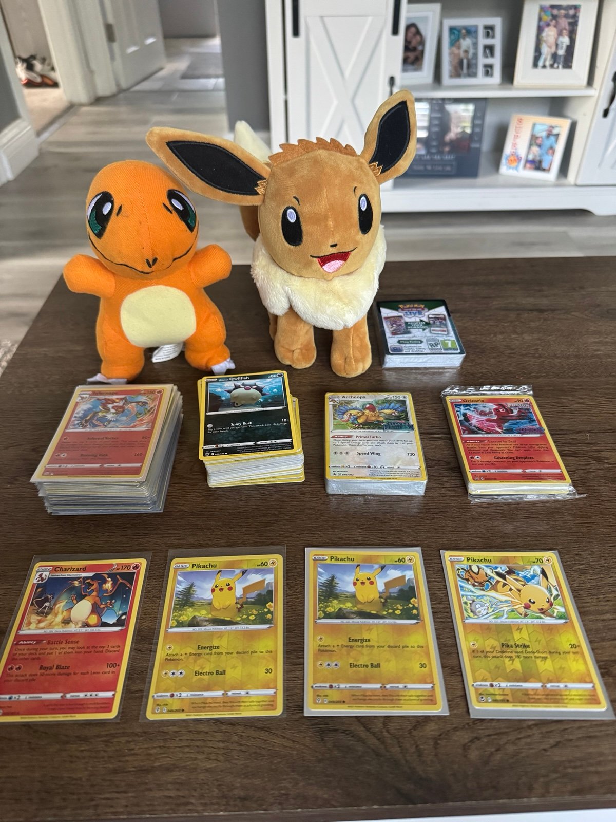 Pokémon lot Pikachu charizard