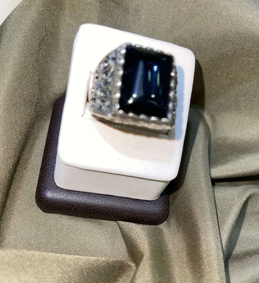 Silver stone ring