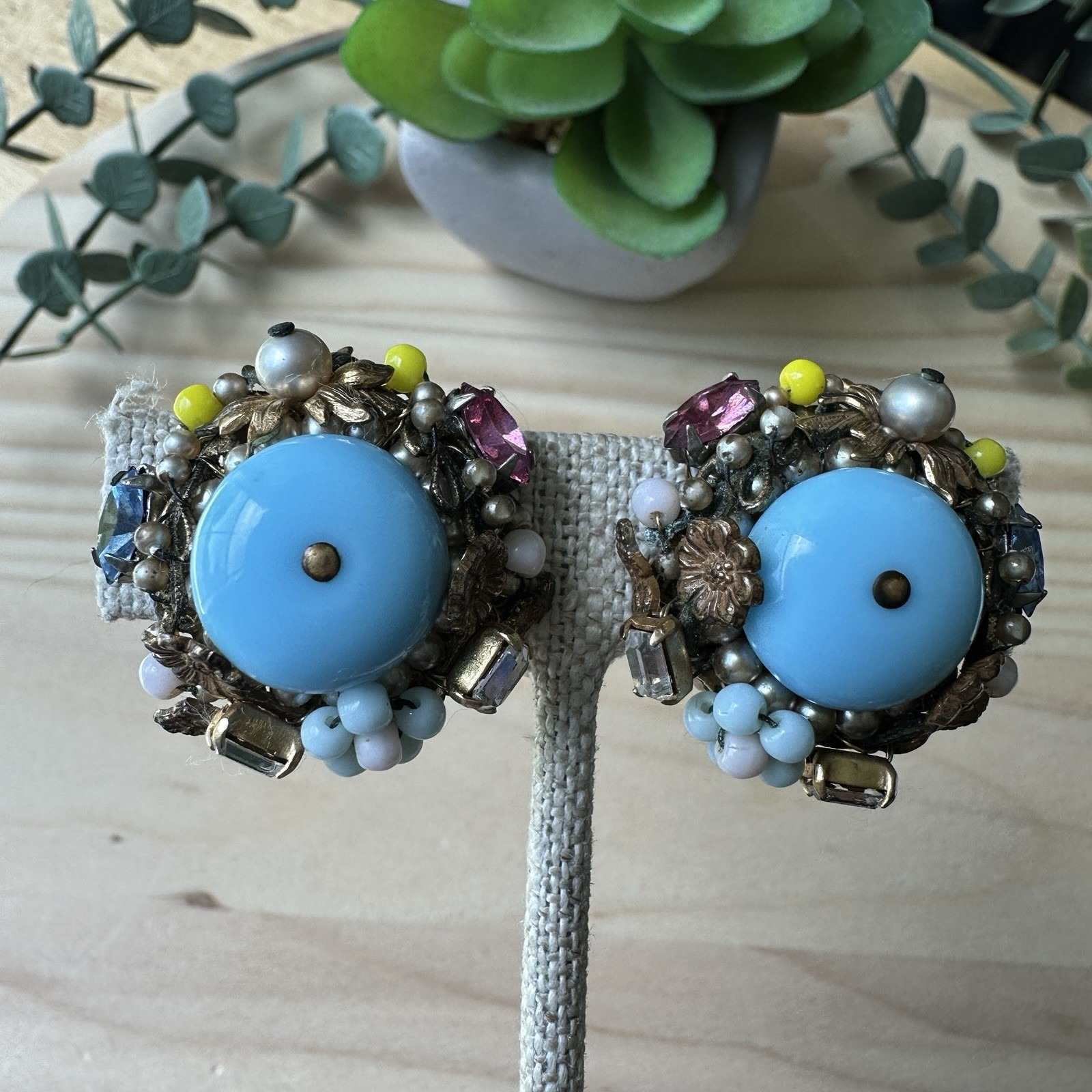VTG Jonne House of Schrager Flower Clip Earrings 1 1/8 Glass Crystal Beaded