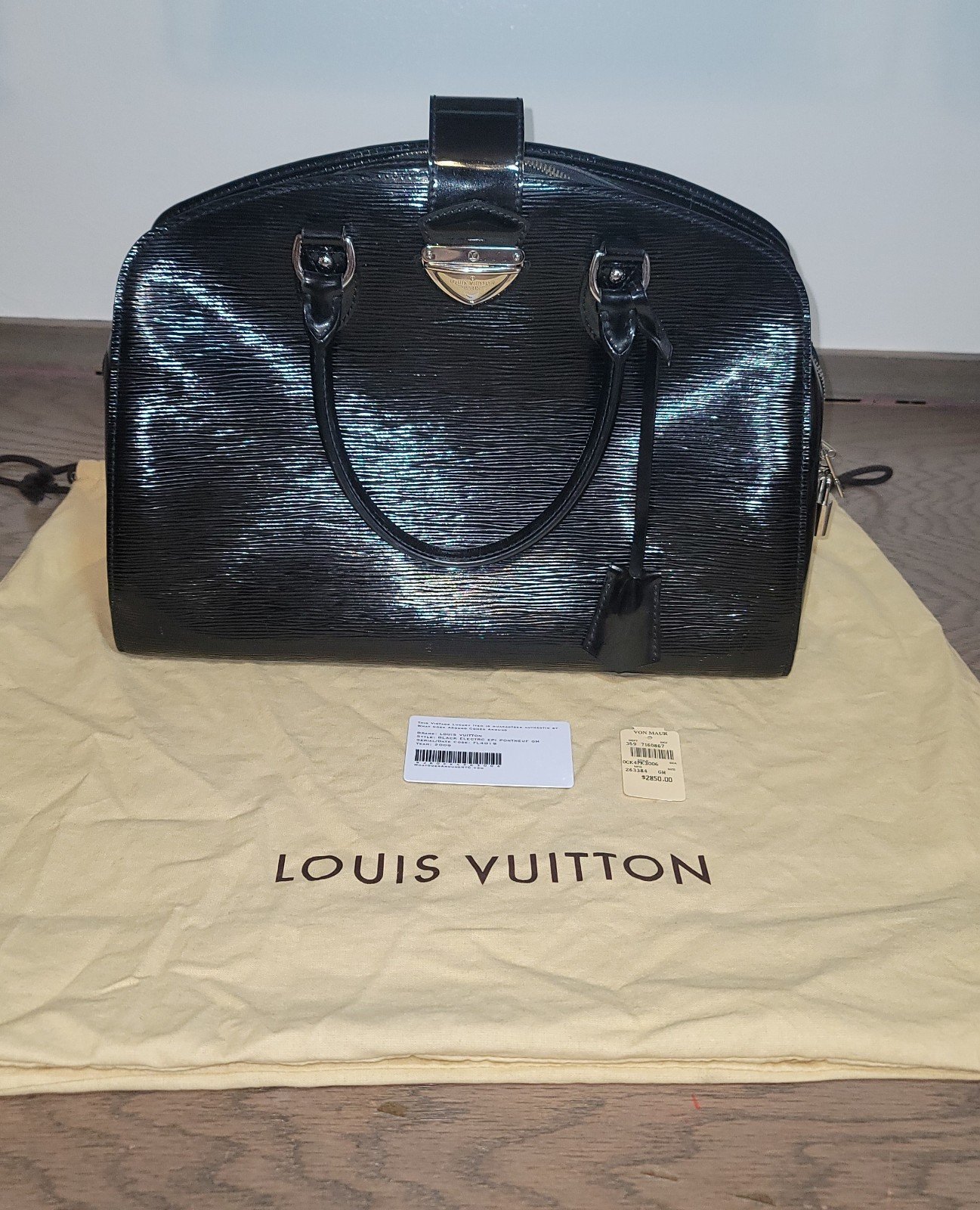 Louis Vuitton Black Electric Epi Pont Neuf GM