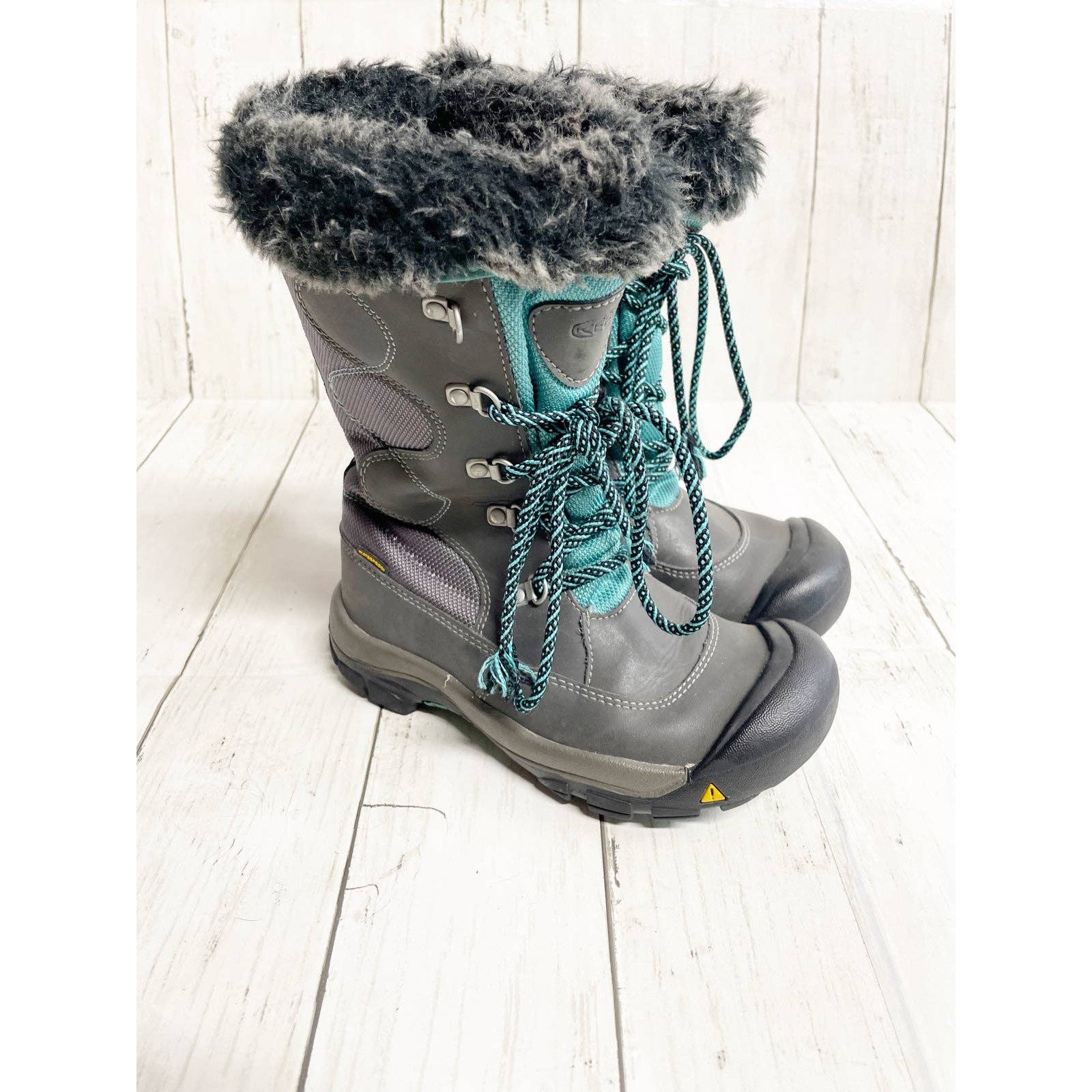 Keen shops Kelsey Snow Boots Kid Size 1 Magnet/Lagoon Rain Snow Boot Girls