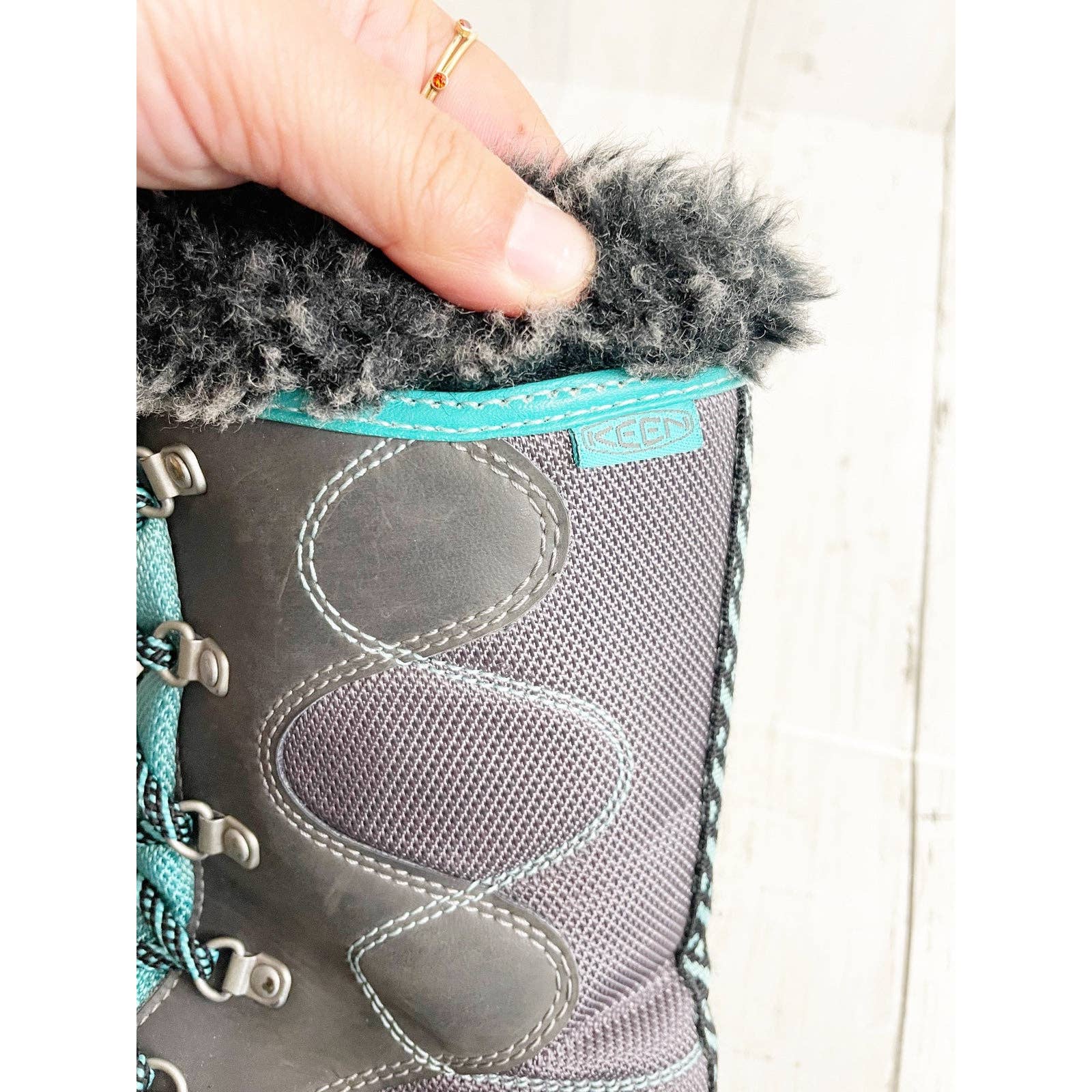 Keen shops Kelsey Snow Boots Kid Size 1 Magnet/Lagoon Rain Snow Boot Girls