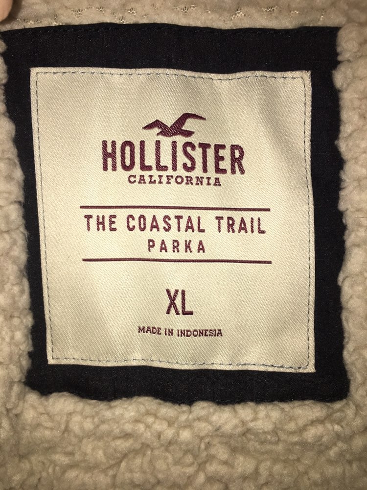 Mens Xl Hollister Coat with fur hood and whool inside
