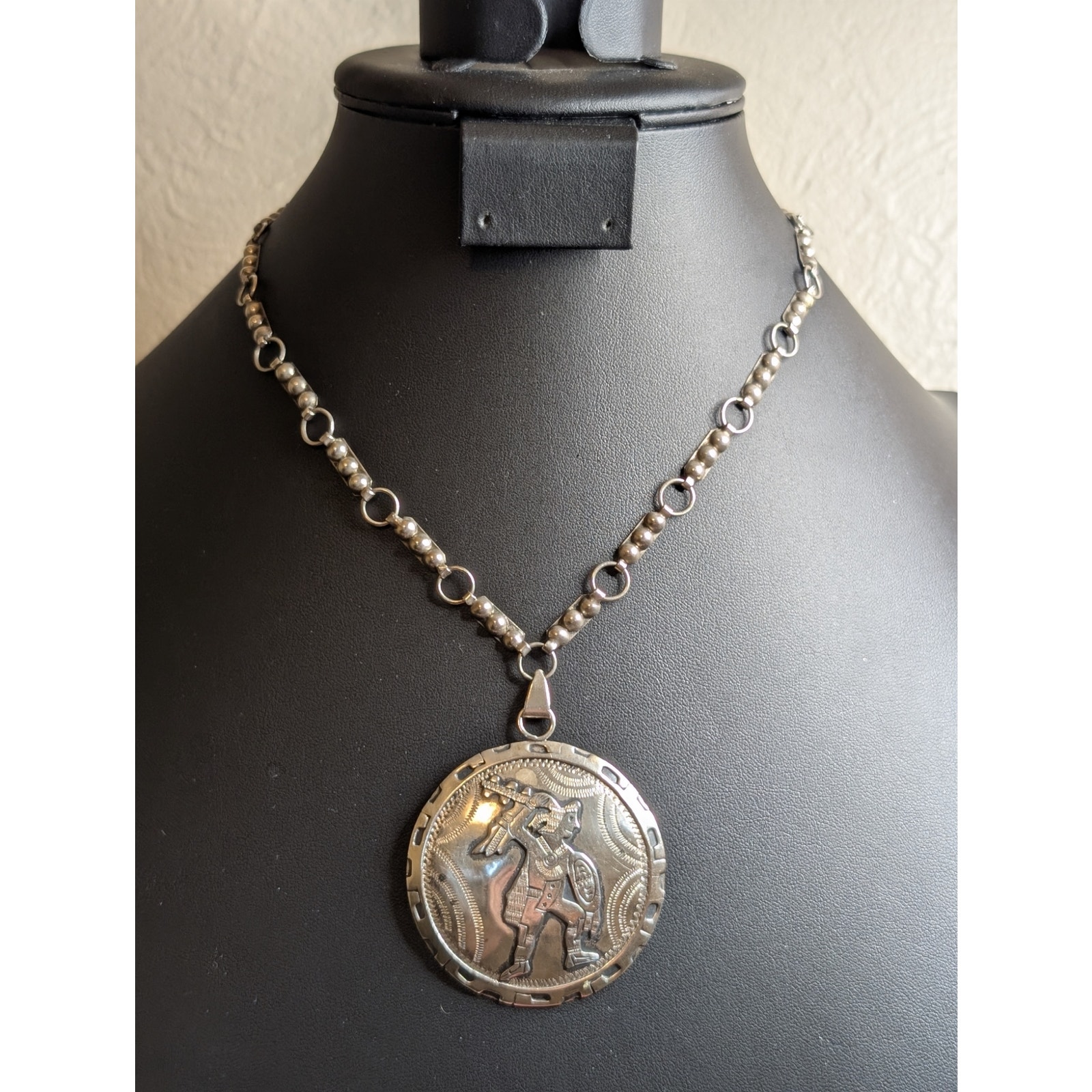 Vintage Hecho en Mexico 925 Sterling Aztec or Mayan Warrior Medallion Necklace