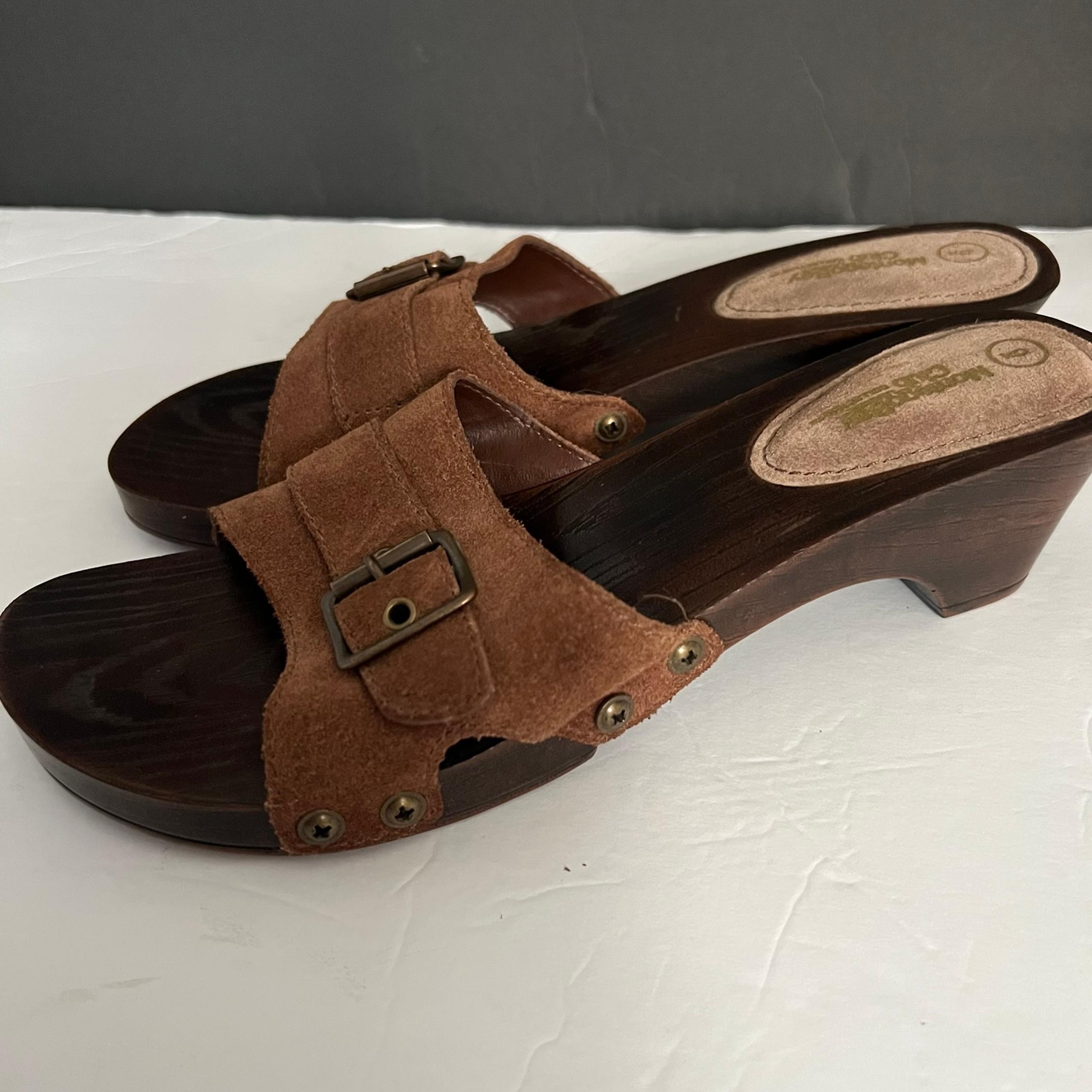 Women’s Clogs Brown Suede Buckle Imitation Wood Sole Size 9 Montego Bay Club