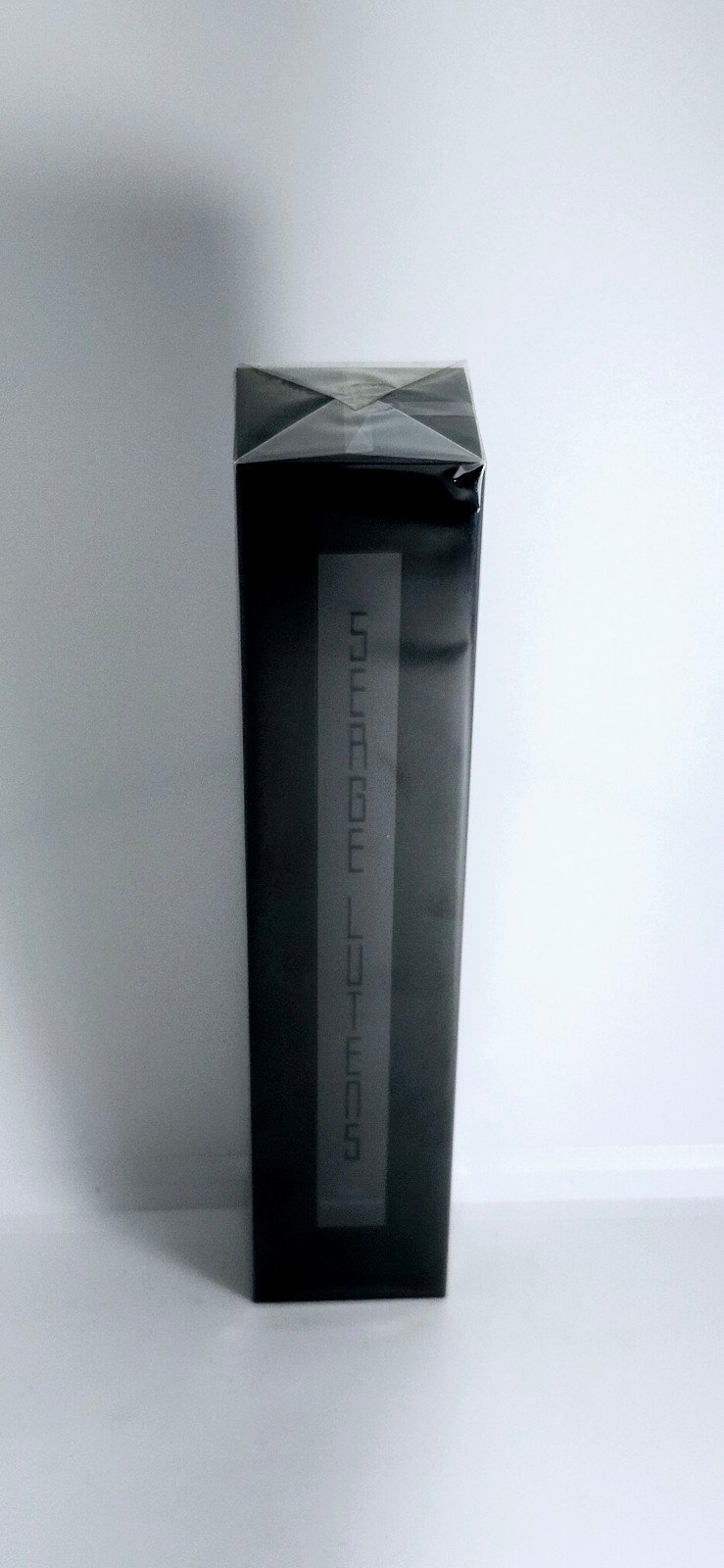 Cuir Mauresque Serge Lutens perfume - a fragrance for women