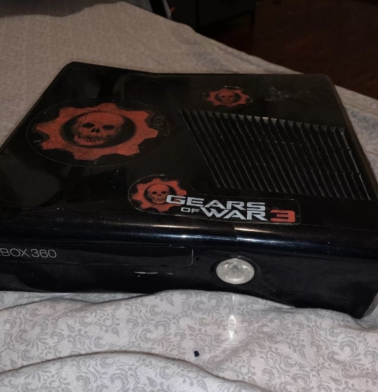 Xbox 360 S 250 GB in Black