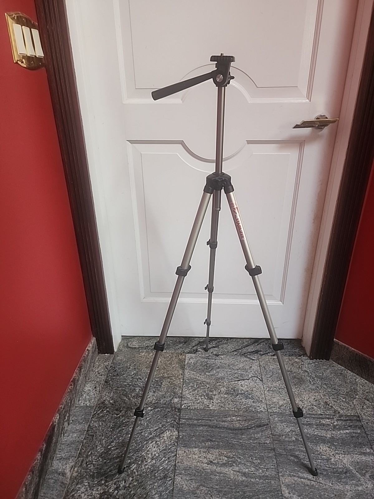 Ideal The Stabilizer XT250 Lightweight Camera Tripod