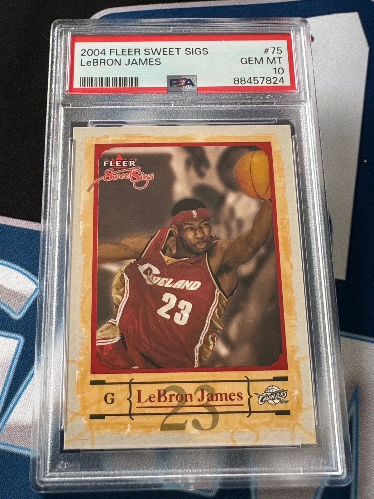 2004 FLEER SWEET SIGS #75 LEBRON JAMES PSA 10 Low Pop Second Year Card